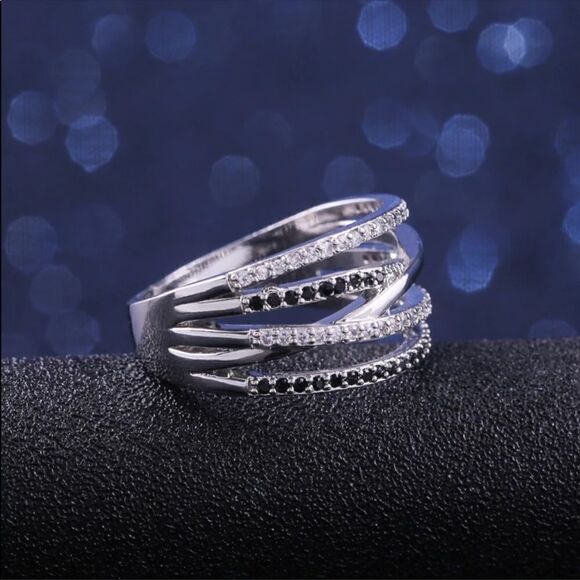 #20 925 Sterling Silver Black & White Twist Micro Pave Ring - Picture 2 of 7